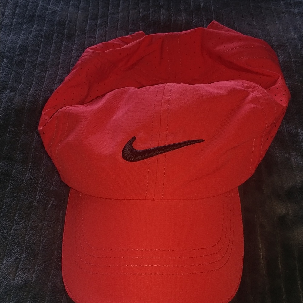 Women's niko golf hat